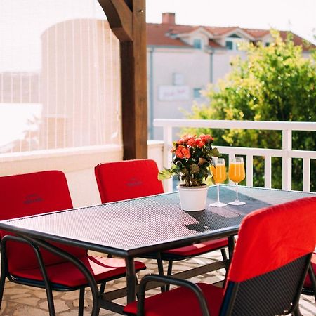 Apartment Franic Подстрана Екстериор снимка