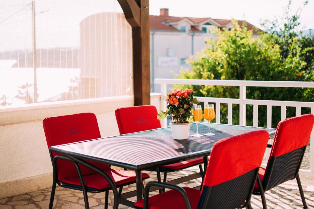 Apartment Franic Подстрана Екстериор снимка