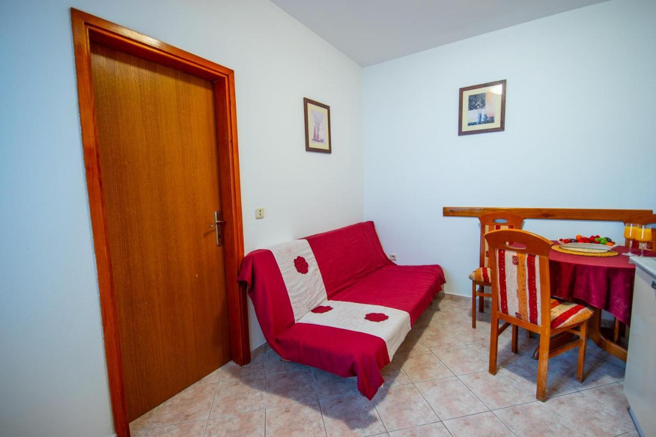 Apartment Franic Подстрана Екстериор снимка