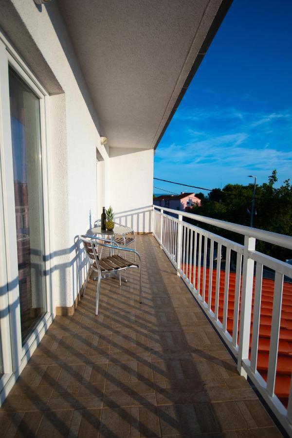Apartment Franic Подстрана Екстериор снимка