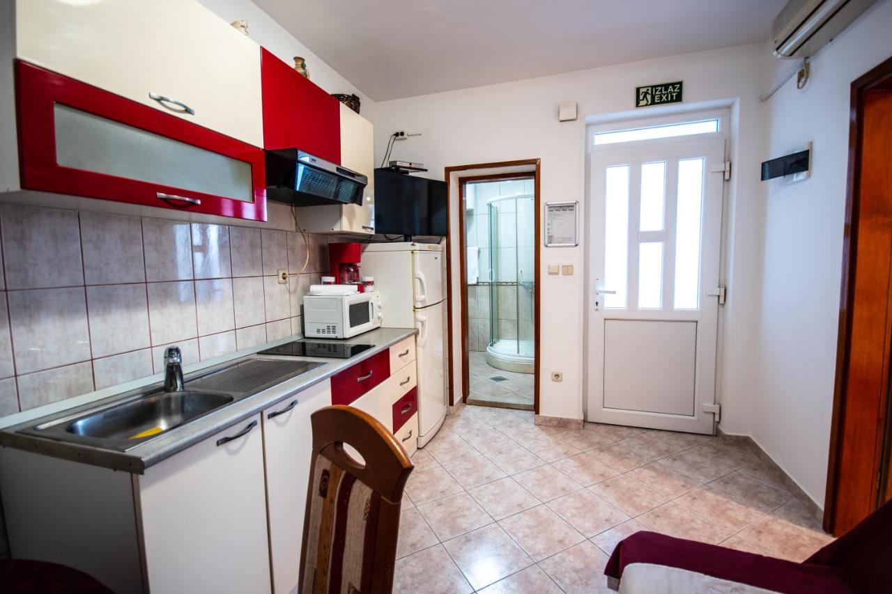 Apartment Franic Подстрана Екстериор снимка